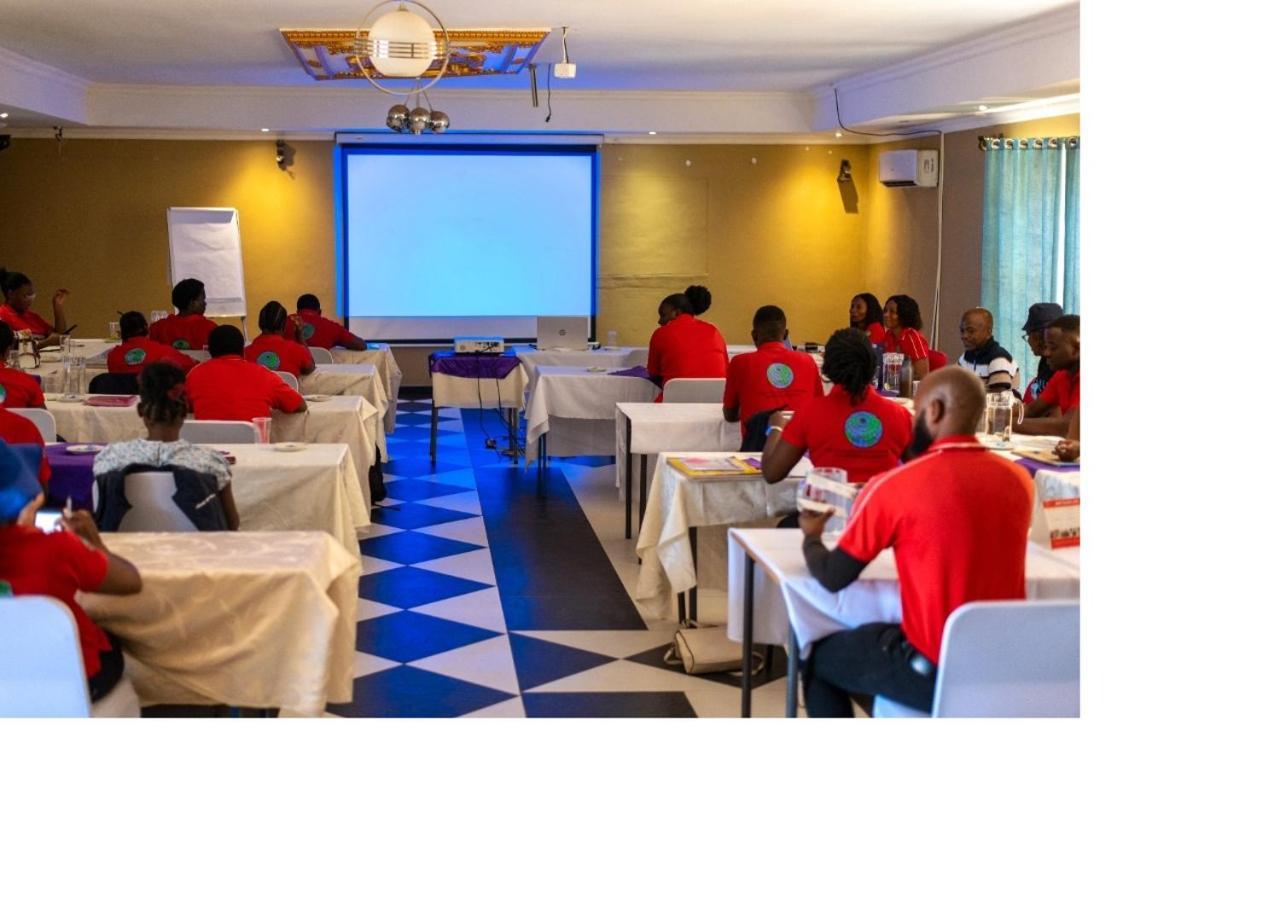 Msc Hotel Otjiwarongo Monitronics Esterno foto