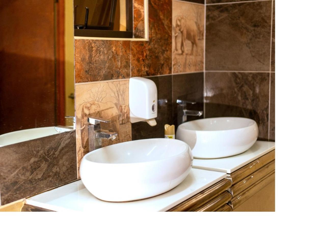 Msc Hotel Otjiwarongo Monitronics Esterno foto