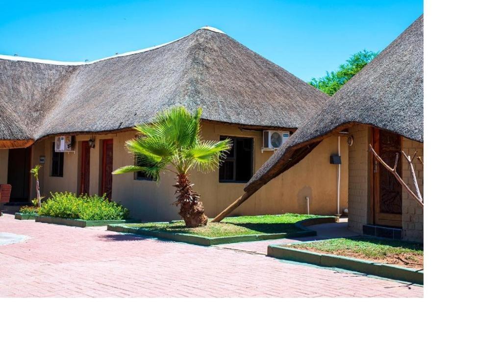 Msc Hotel Otjiwarongo Monitronics Esterno foto